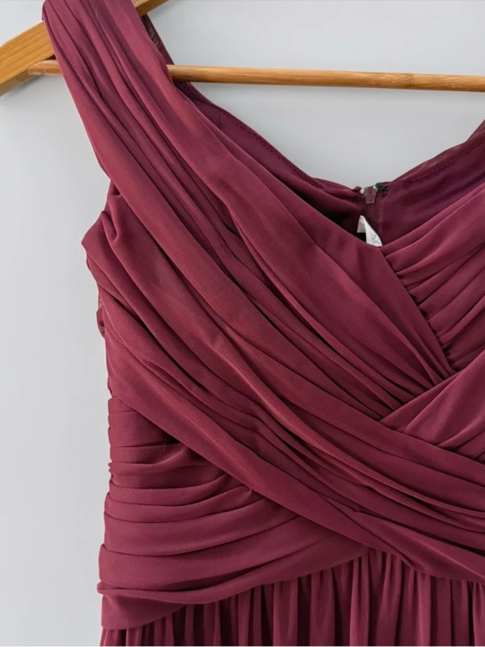NWT David’s Bridal Off-Shoulder Evening Gown in Wine! Size 2! NEW! - Picture 6 of 15